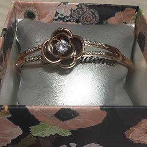 Rose bracelet